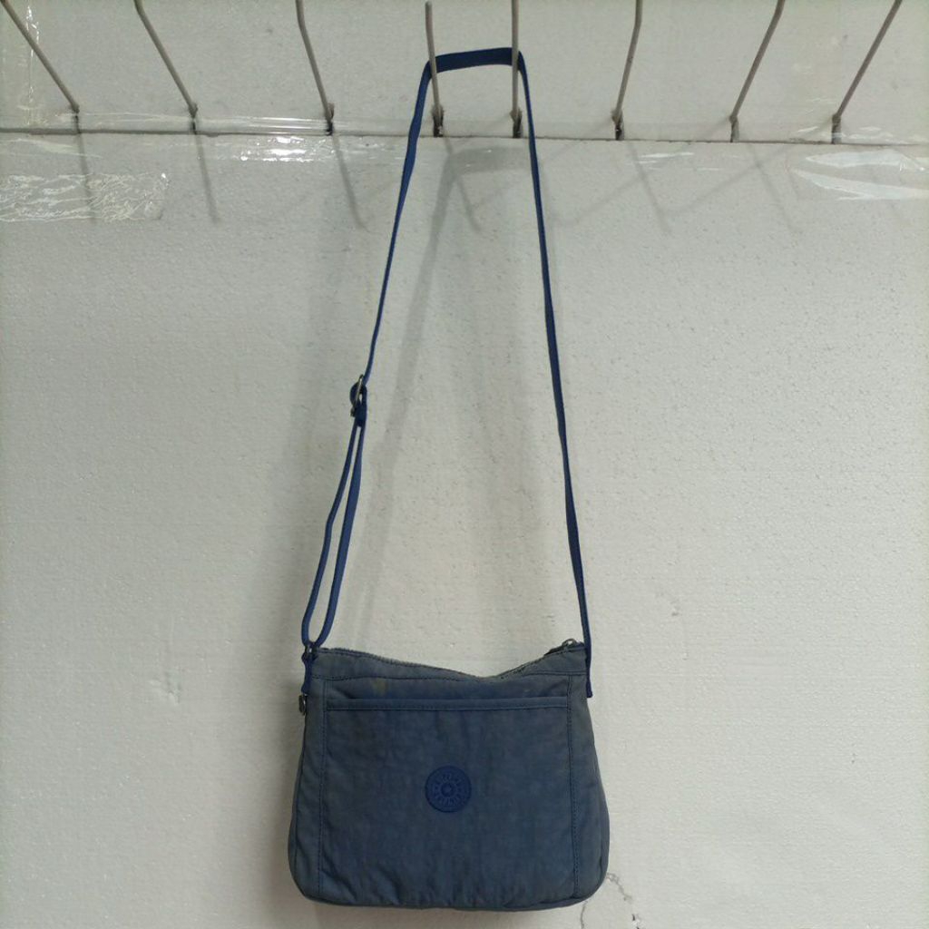 

Kipling Sling Bag-alas-25,5x7cm-tinggi-22cm-preloved