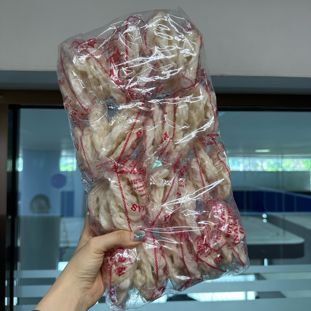 

KERUPUK PUTIH COCOK SEBAGAI PENDAMPING MAKANAN DAN LAUK PAUK