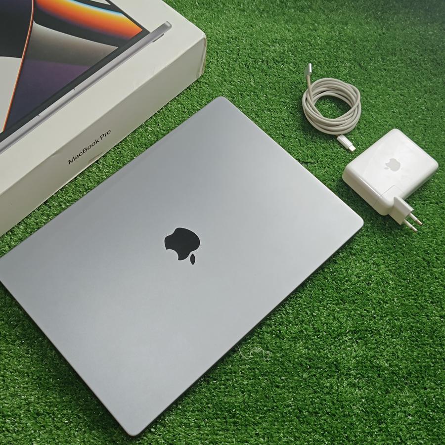 Macbook Pro 16" 2021 M1 Pro RAM 16Gb SSD 512Gb 10C CPU 16C GPU Space Gray Ex iBox Kondisi Ada dent k