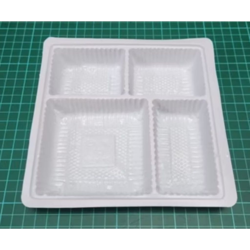 Mika sekat 4 putih susu dus 18x18 cm