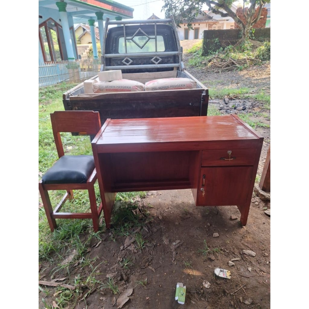 

1 Set Meja Guru Sekolah