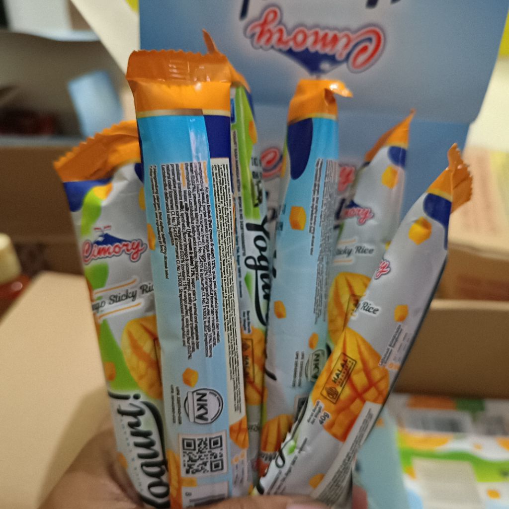 

PAKET 1 BOX [ISI 25] YOGURT STICK 40G - MANGO STICKY RICE