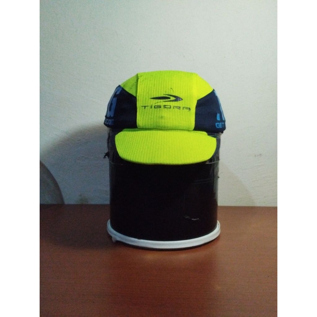 Topi sepeda Tigora