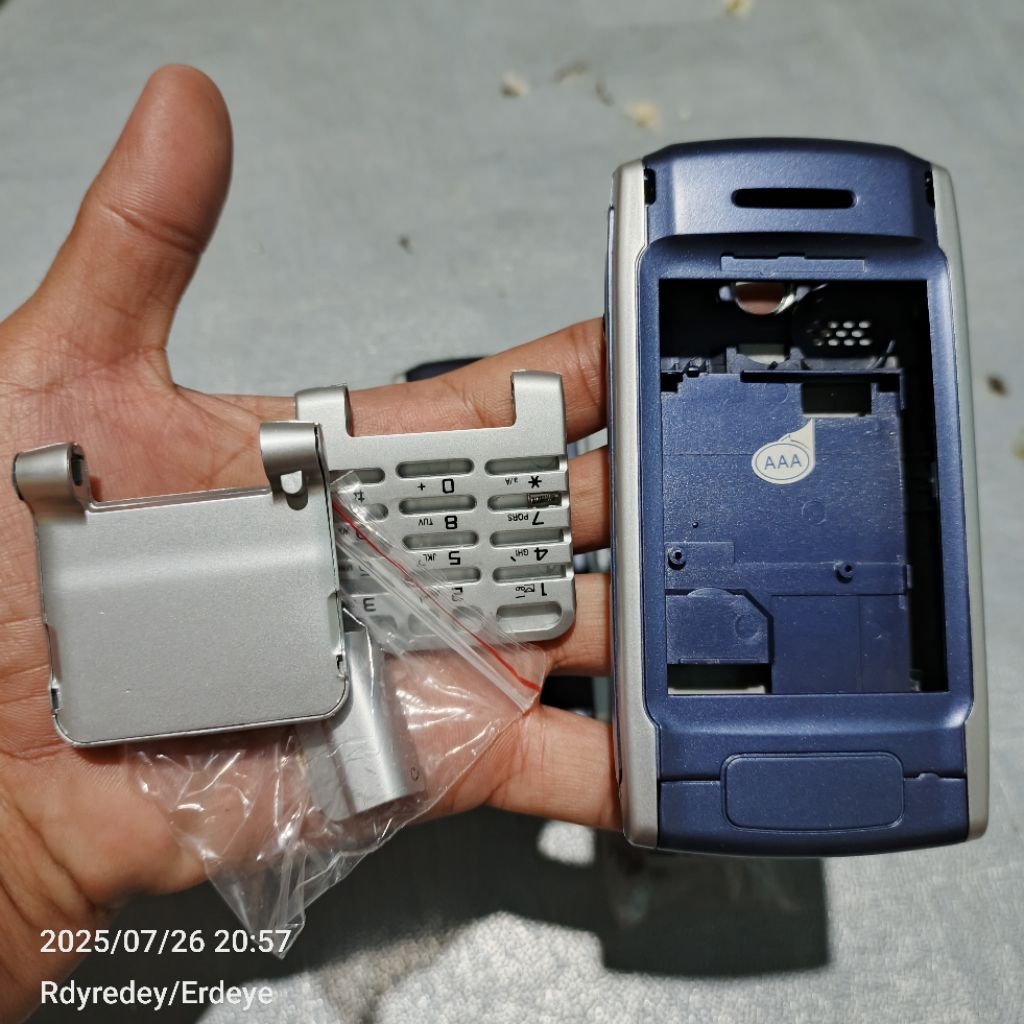 Casing Hp jAdul Sony Ericsson P990i