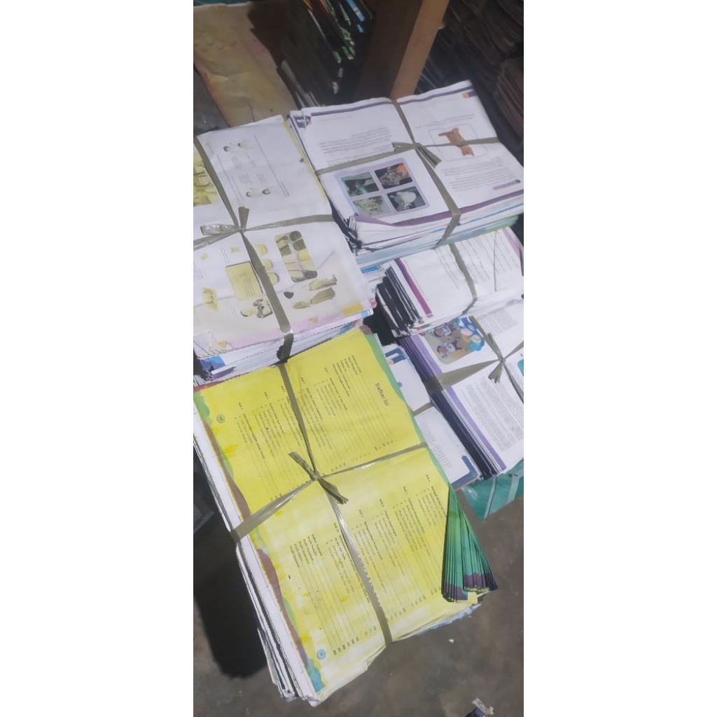 Koran bekas kertas lks buat bungkus