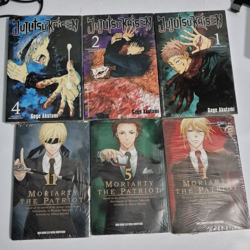 Komik Jujutsu Kaisen Vol. 1 & 2 & 4, Komik Moriarty the Patriot  Vol. 1 & 5 & 11