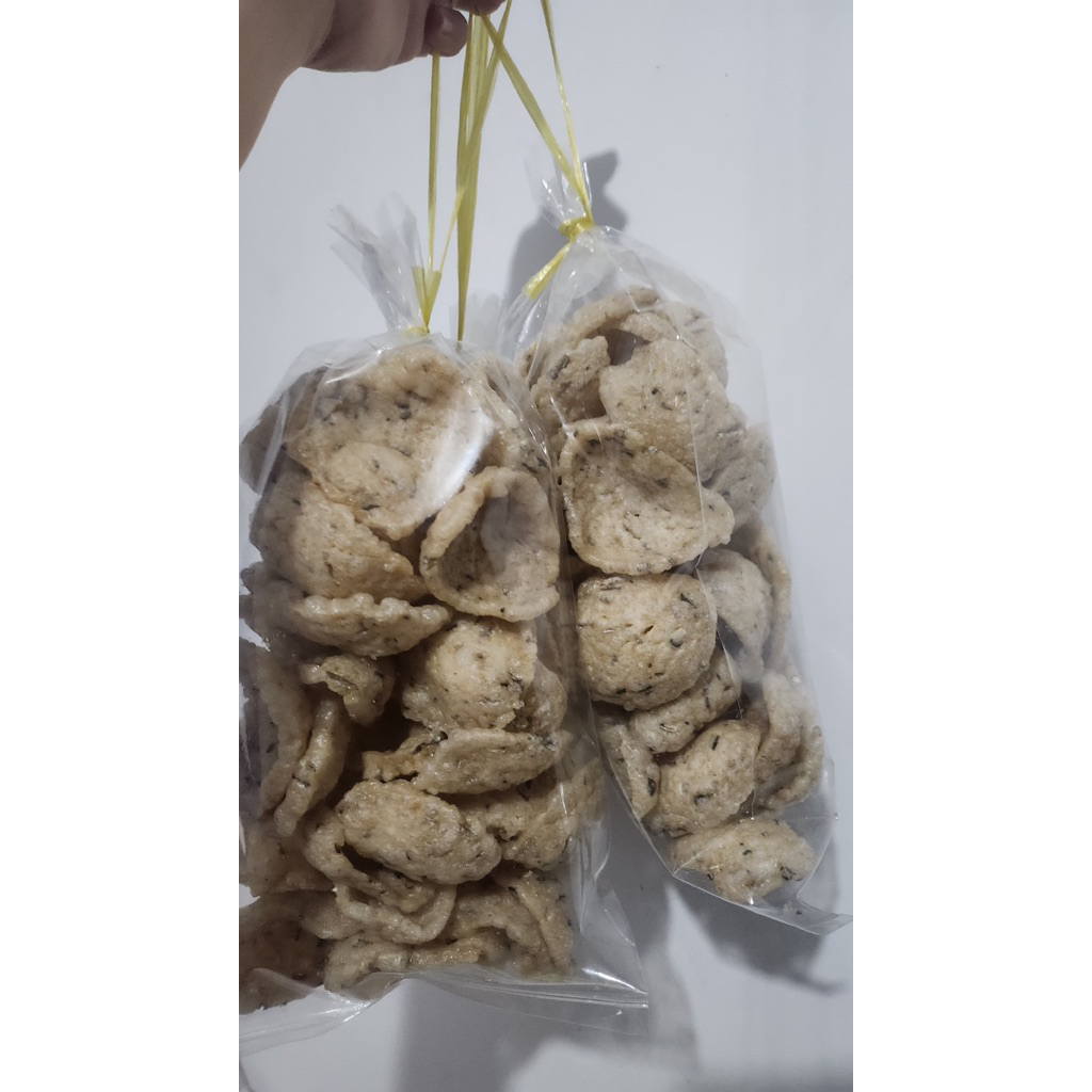 

Kerupuk Kulit Ikan Tengiri Asli - Renyah - Gurih ( Per Bungkus )