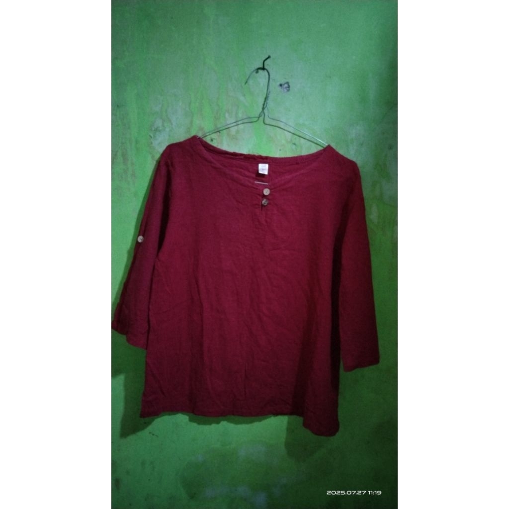 KAOS LINEN WANITA MERAH MAROON