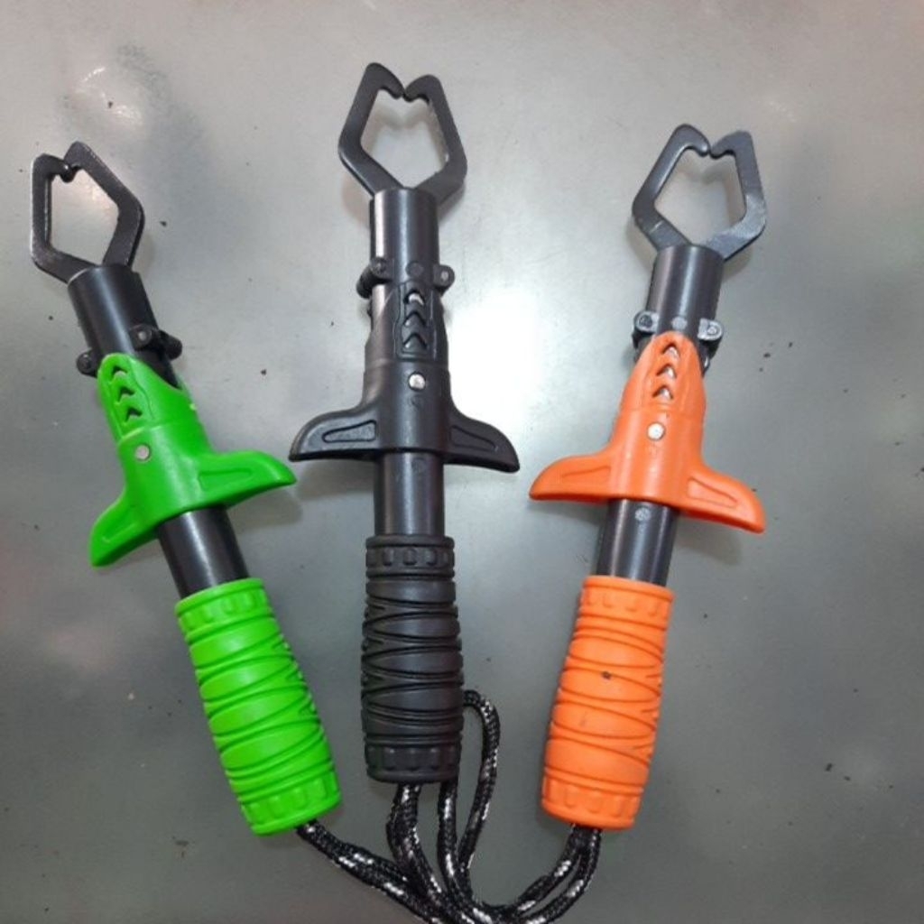 Lip grip penjepit ikan