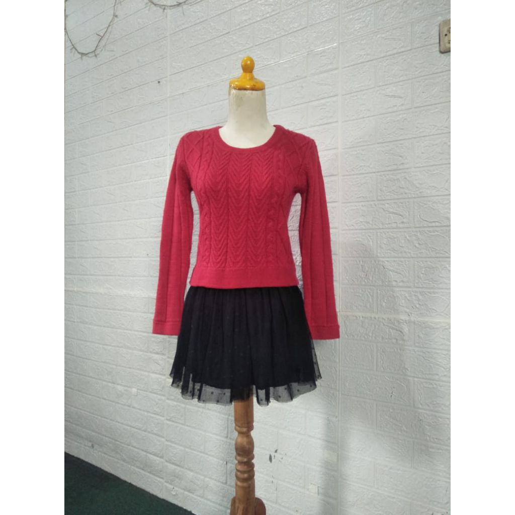 CN CropTop Rajut Kepang Preloved