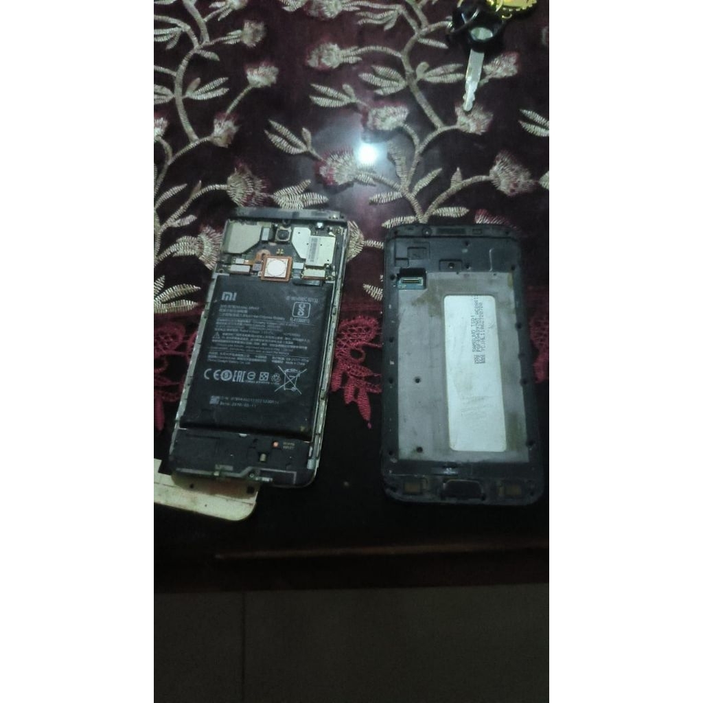 jual 2 macam hp rusak minus ada di deskripsi