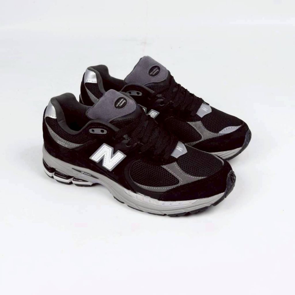 (RBS)sepatu NB M 2002 RR1 Black Dark Grey