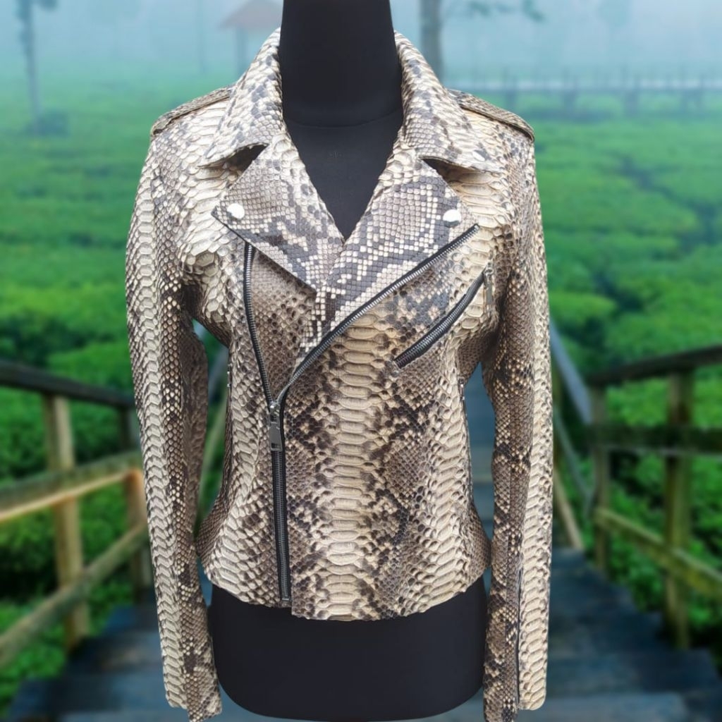 Jaket keren bahan kulit ular piton dari pengrajin profesional
