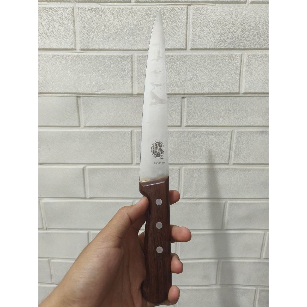 pisau Victorinox 22 cm