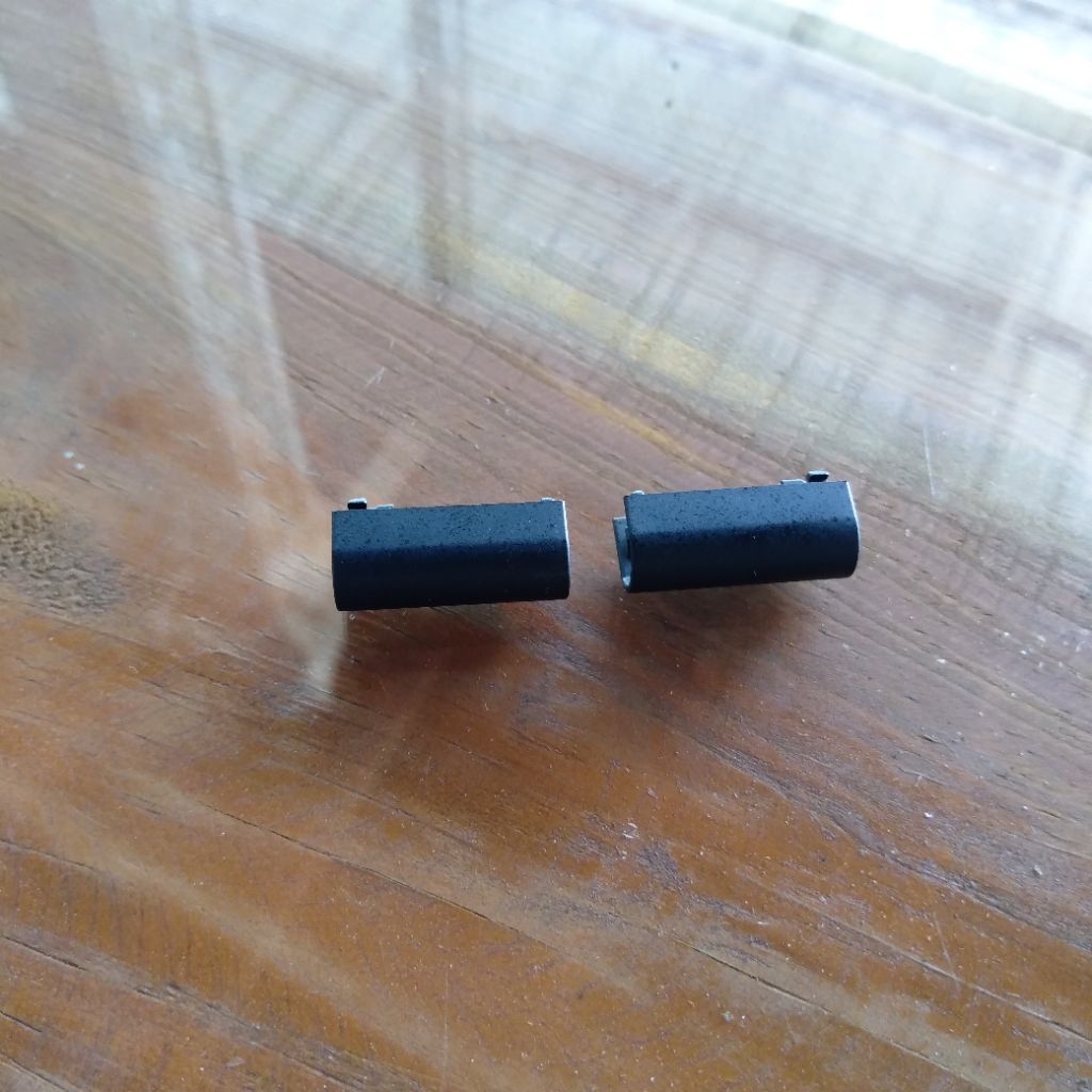 tutup engsel laptop fujitsu u939