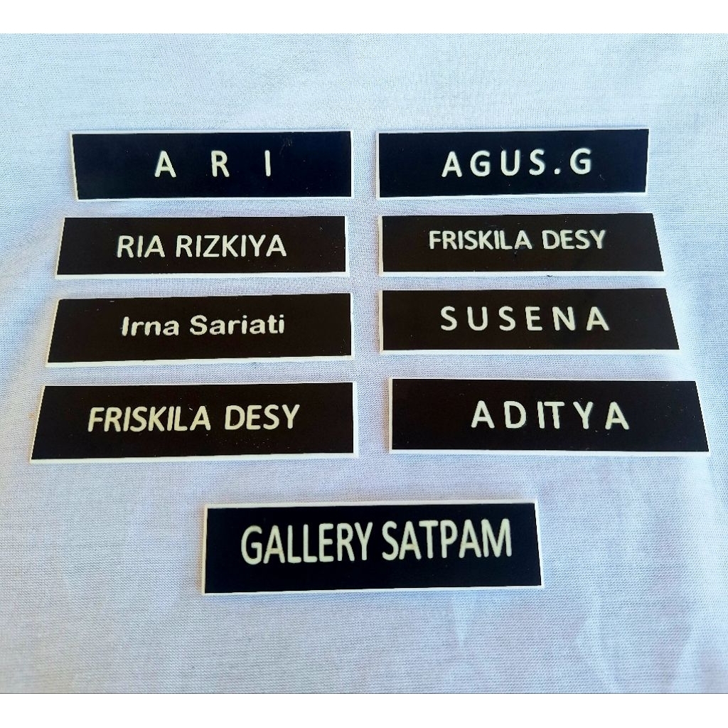 

Papan Nama Nametag Nama Dada Akrilik