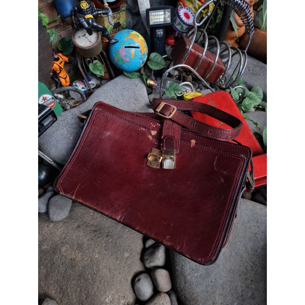 Tas kulit jadul 175rb  jadul display antik vintage lawas kuno