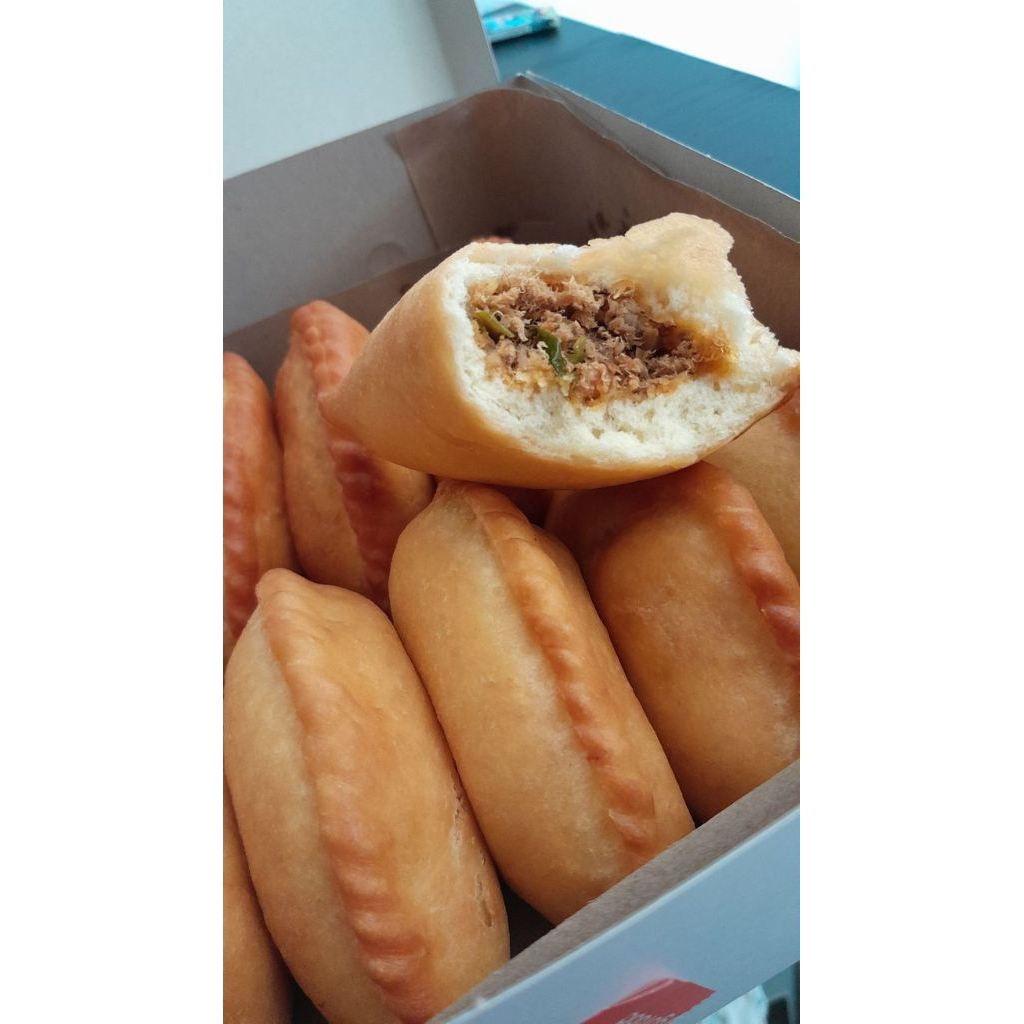 

PANADA ISI CAKALANG PEDAS