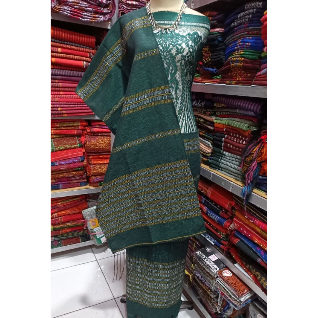 Tenun Hiou Simalungun Sulo Pertab ~ Set Sarung dan Selendang Etnik Batak Simalungun