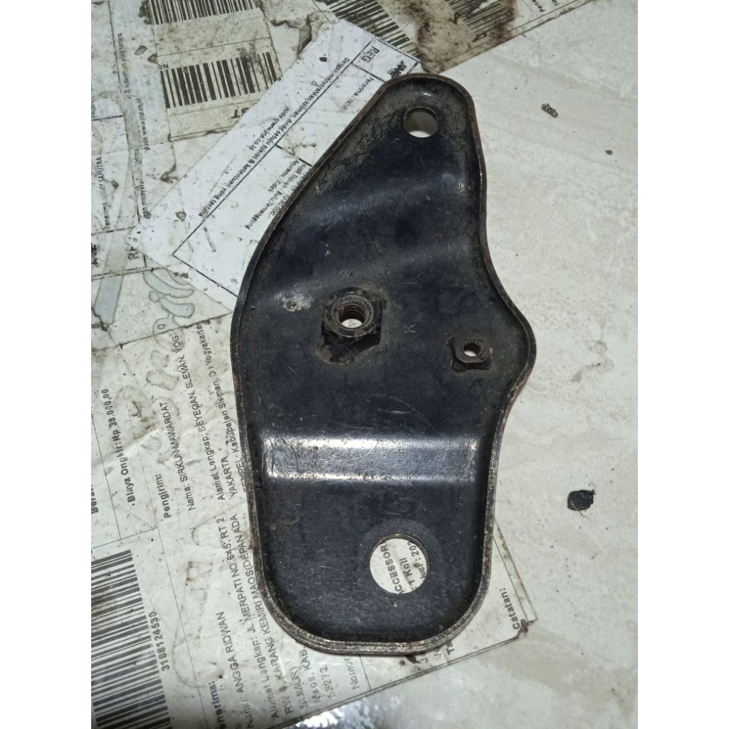 breket knalpot Honda Revo fi original