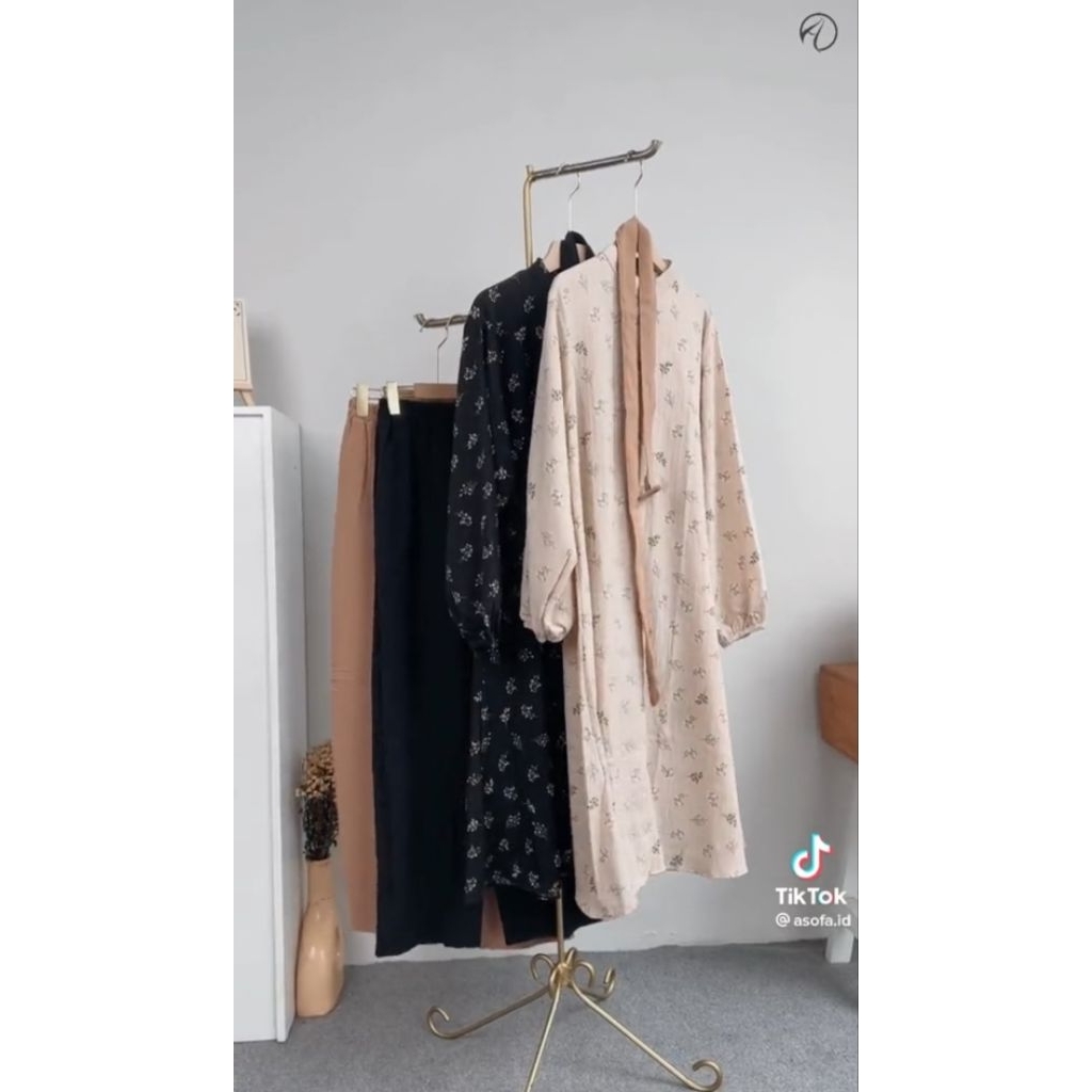 Prelove Pribadi Nazra One Set(Atasan dan Celana) by Asofa.id Warna Nude. LD 112 cm, PB 110 cm. Tidak