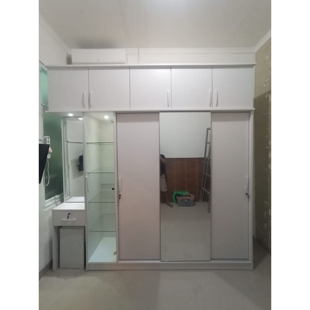 LEMARI PAKAIAN SLIDING CUSTOM/LEMARI PAKAIAN TAS DAN MEJA RIAS