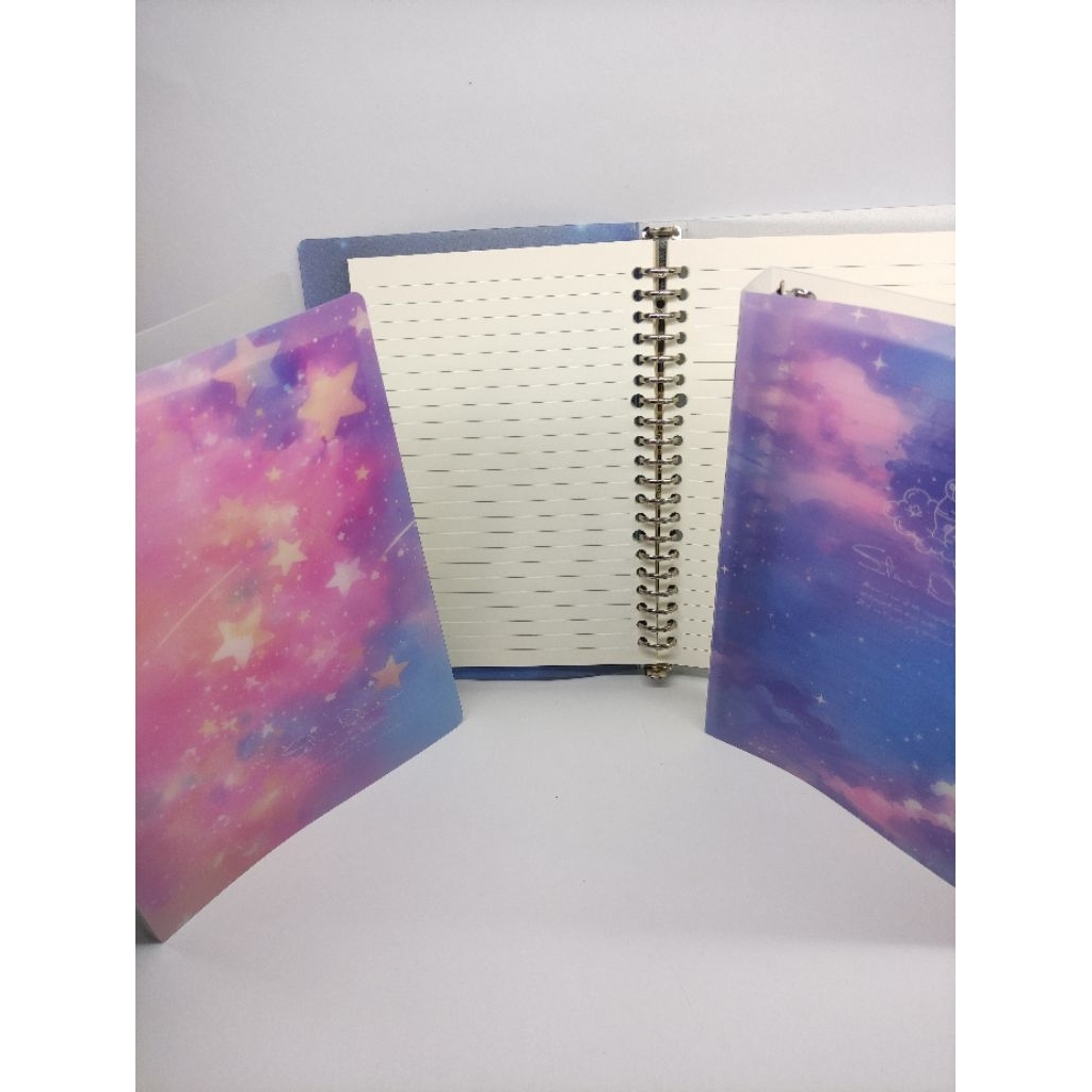 

BINDER NOTEBOOK SQUEEZY A5 ISI 60 LEMBAR