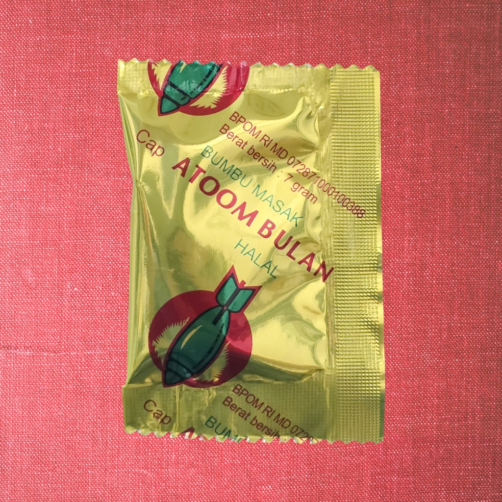 

BUMBU MASAK CAP ATOOM BULAN - 1 KOTAK ISI 20 SACHET @ 7 gram