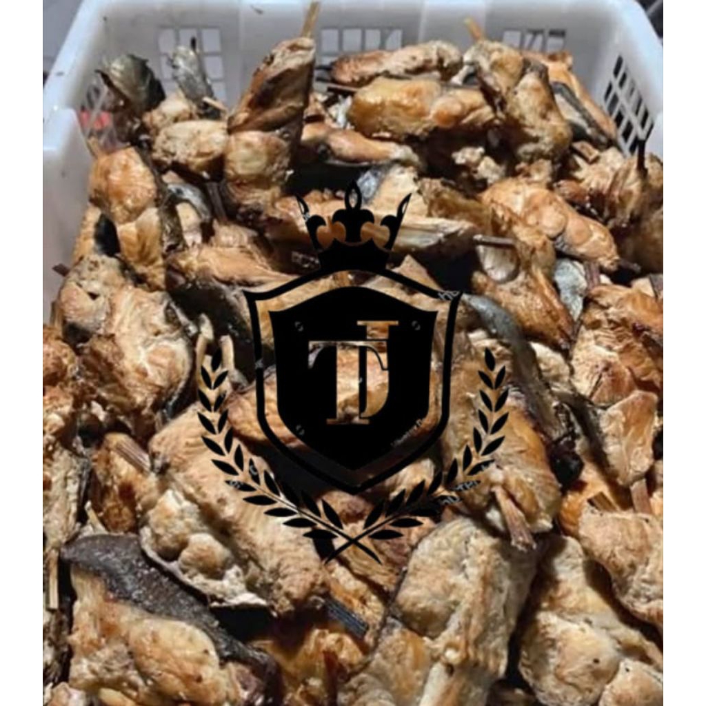 

Ika asap/ikan panggang manyung(perut) 1kilo kemasan udah di vacum