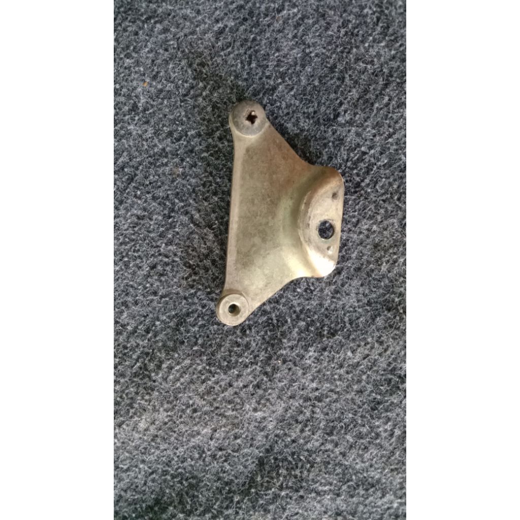 breket sambungan body belakang honda Revo matic at original