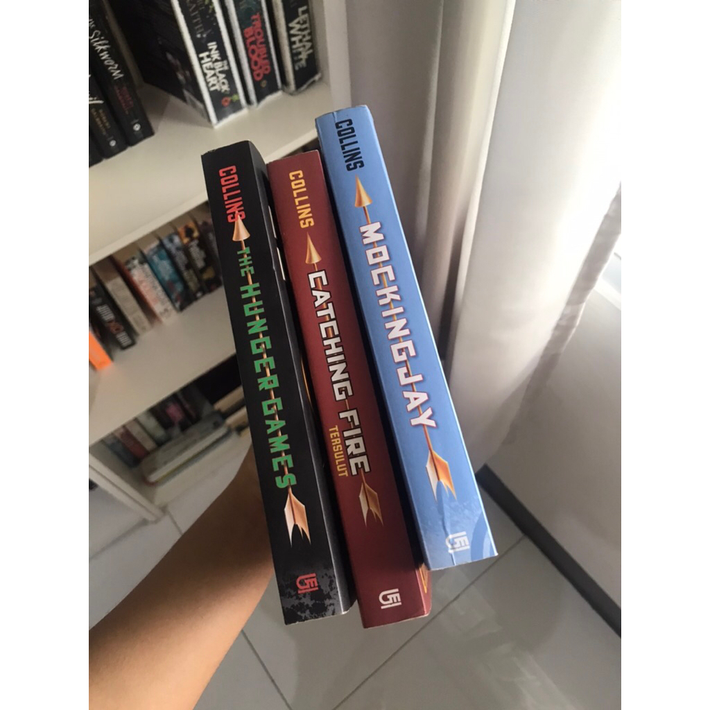 (Indo & Ori) Satu Set Trilogi Hunger Games Preloved