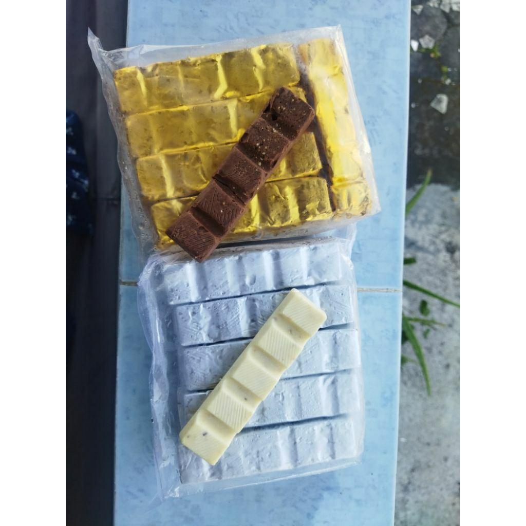 

coklat premium 1pak ( isi 15 batang)