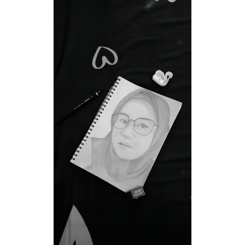 

Lukisan Wajah Realistic A5/ Lukisan Wajah Pensil/ Lukisan Wajah Hitam Putih Realistic