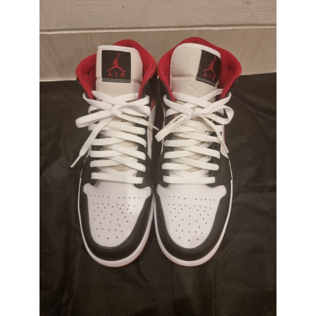 S-03 Sepatu sneakers jordan 1 mid GYM RED size 45 used bekas ori