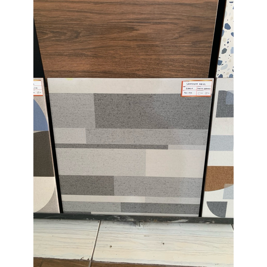 Keramik Lantai Concord Teras/Carport 50x50cm Sandstone Gris