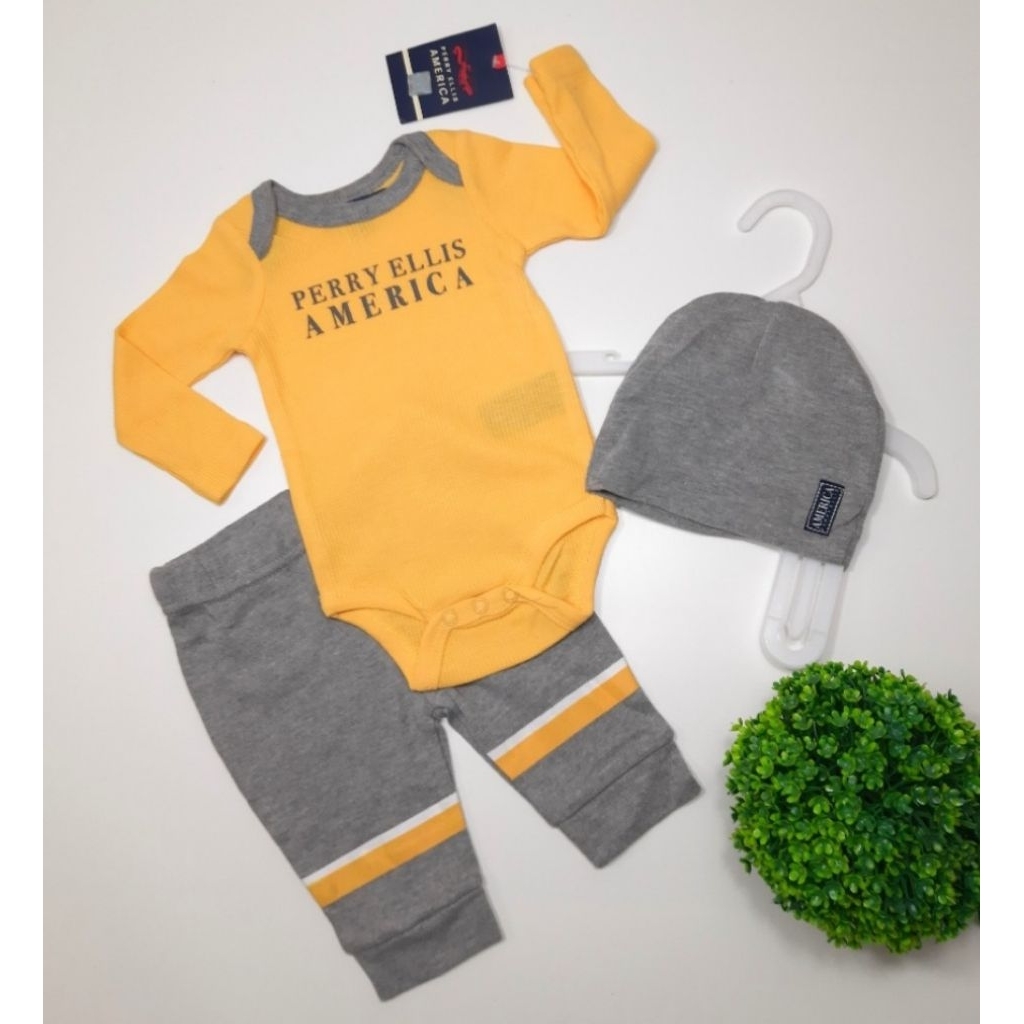 GeorgeBaby Jumper set (Perry Ellis America)
Grey and Yellow