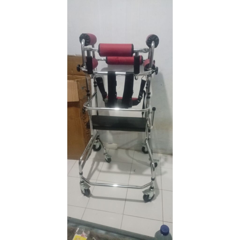 Rollator walker  lansia