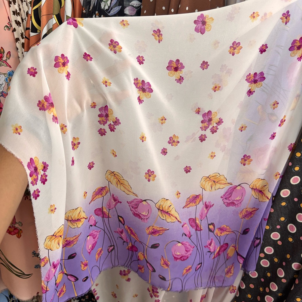 Kain Sifon Ceruty Morif Bunga Pinggir Gradasi – Warna Cerah Unik, Adem & Flowly untuk Gamis dan Tuni