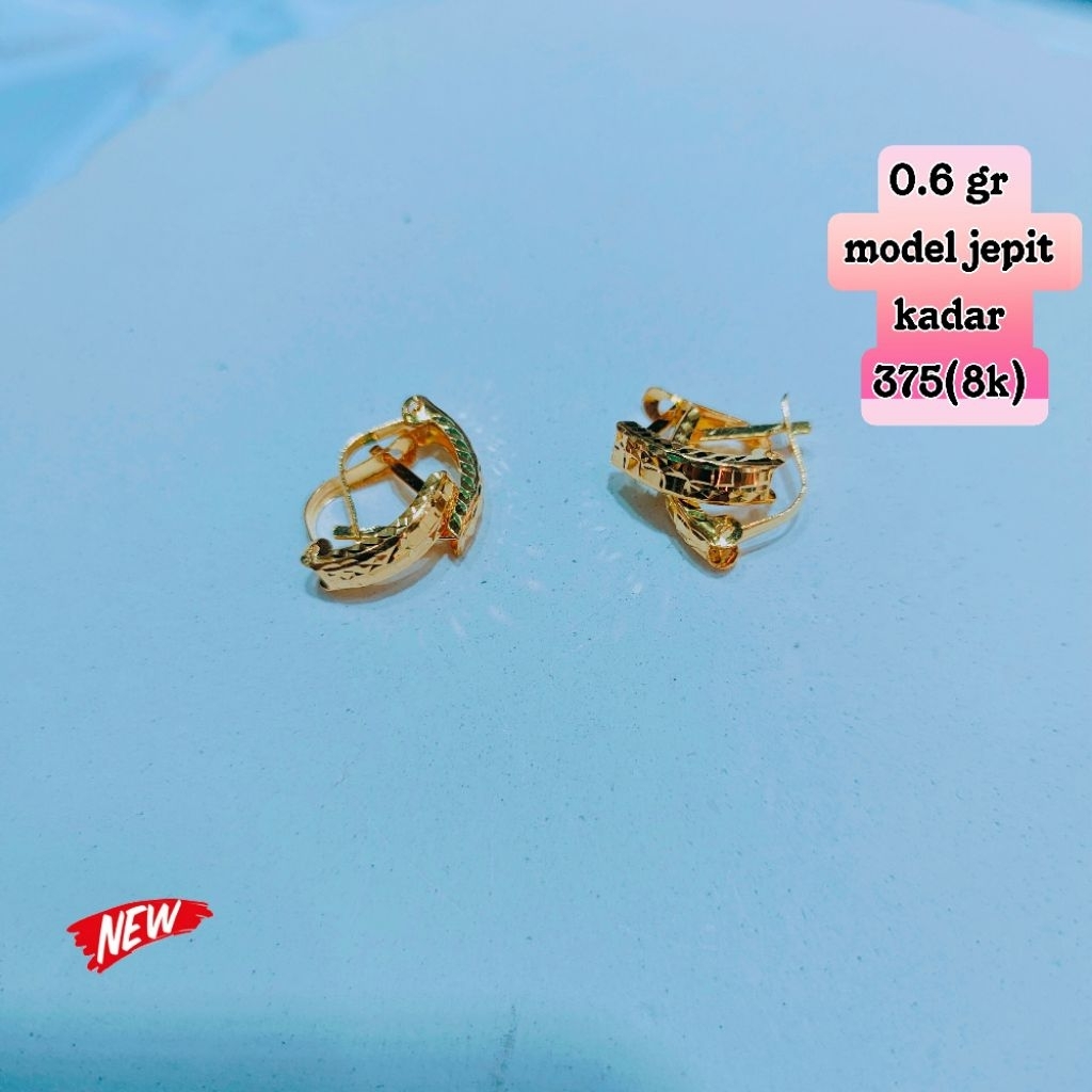 anting setengah gr model jepit ukir emas kadar 375(8k)