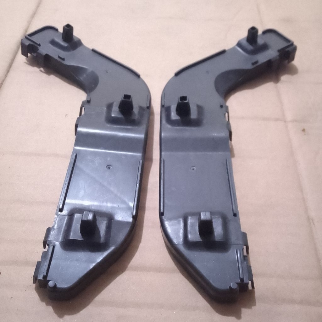Breket Bemper belakang Suzuki Apv