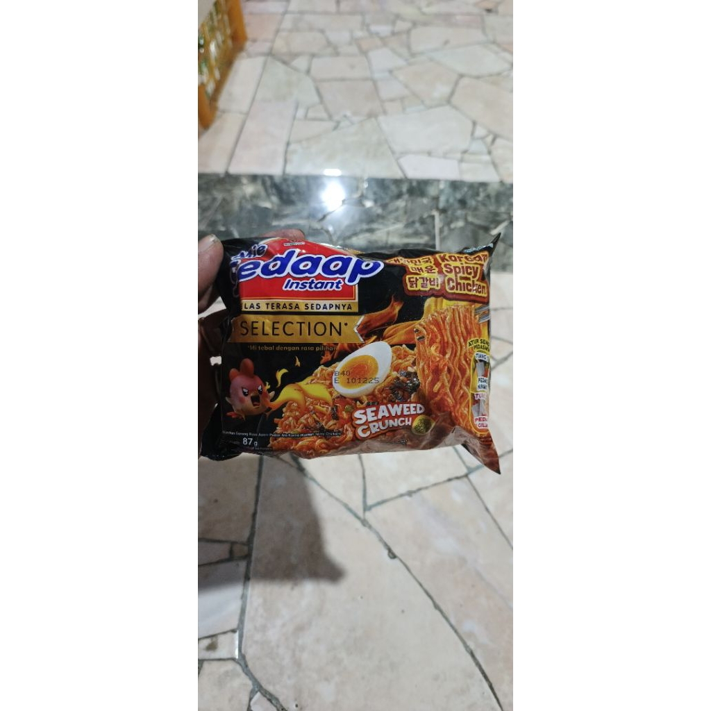 

Mie sedaap korean spicy chicken