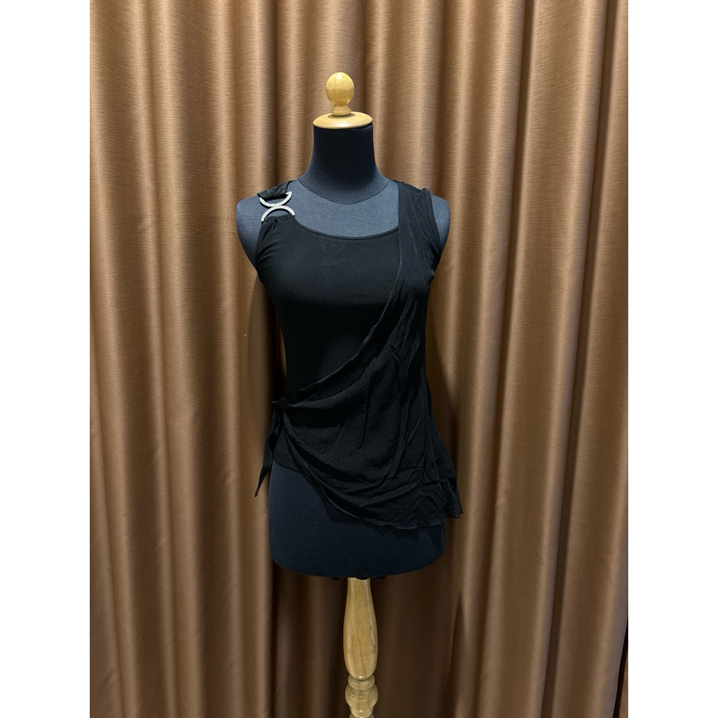 Atasan Top Wanita Hitam
