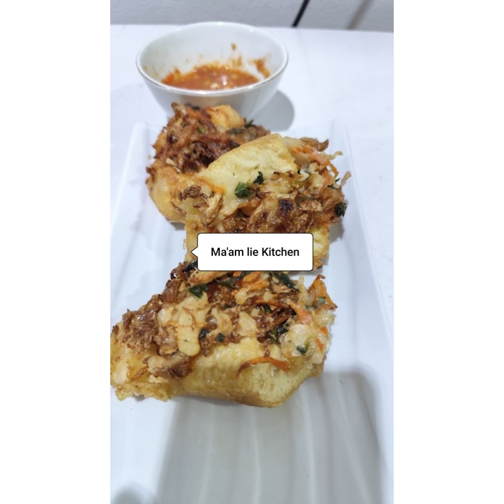 

Tahu isi sayuran cocol sambel bawang putih khas kalimantan