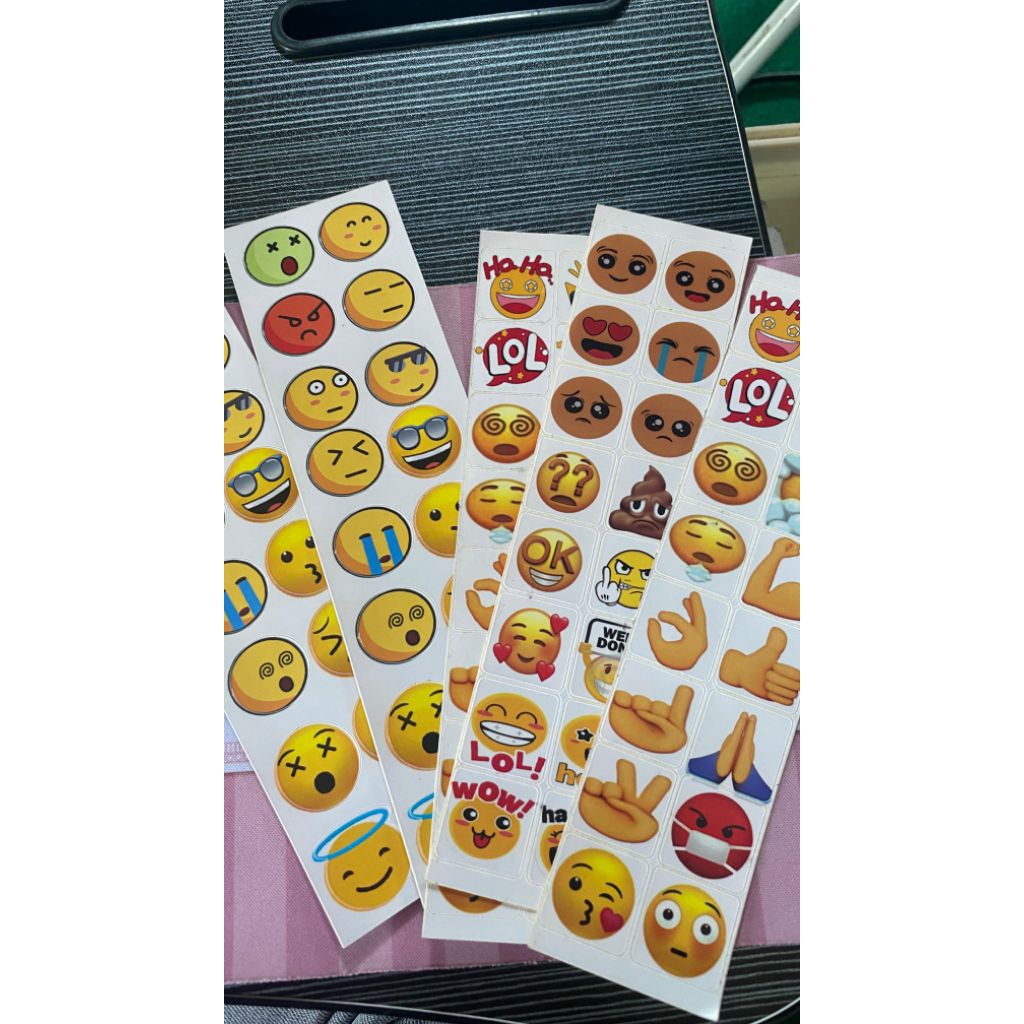 

stiker emoji