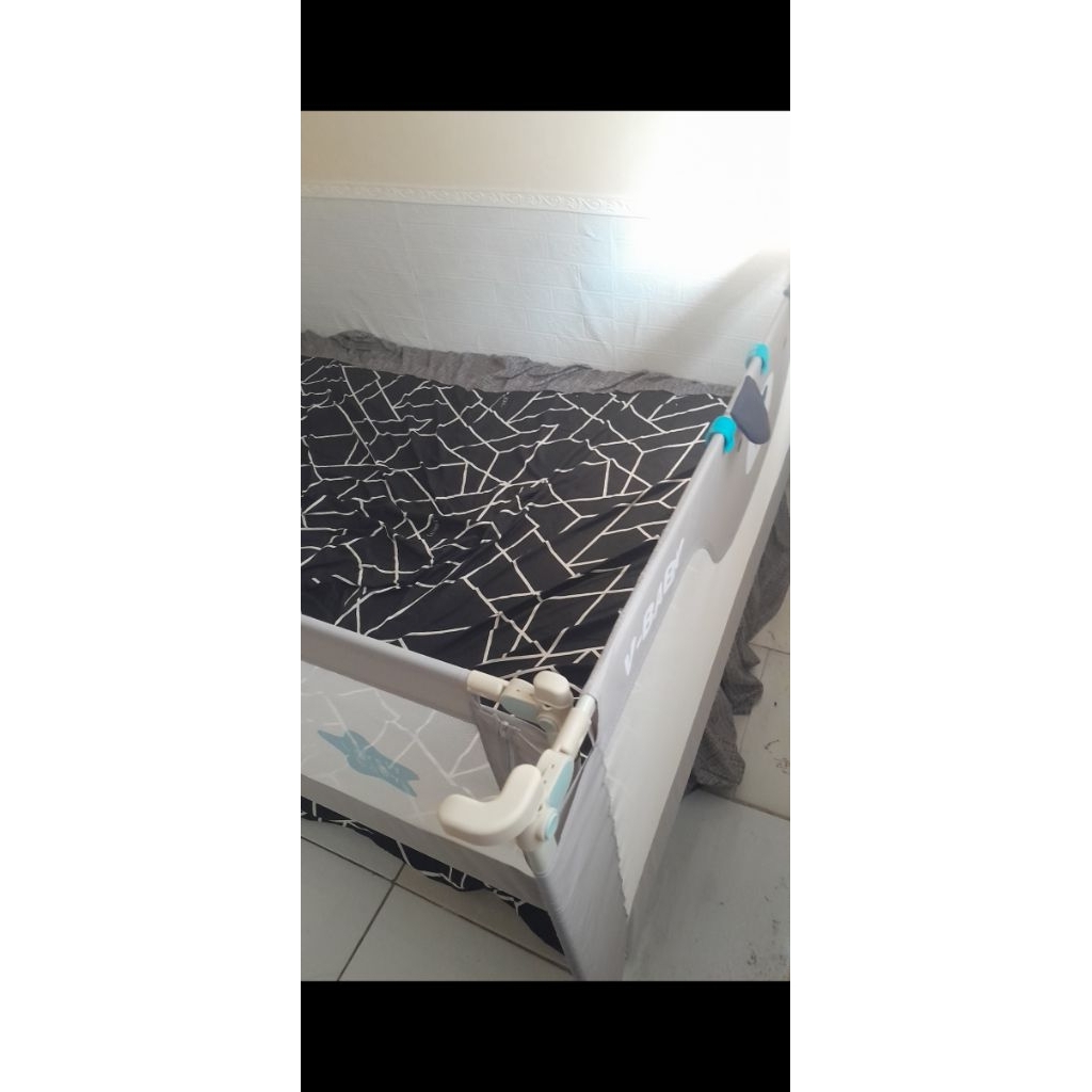 Preloved Bedrail Bedguard Pagar Bayi V-Baby