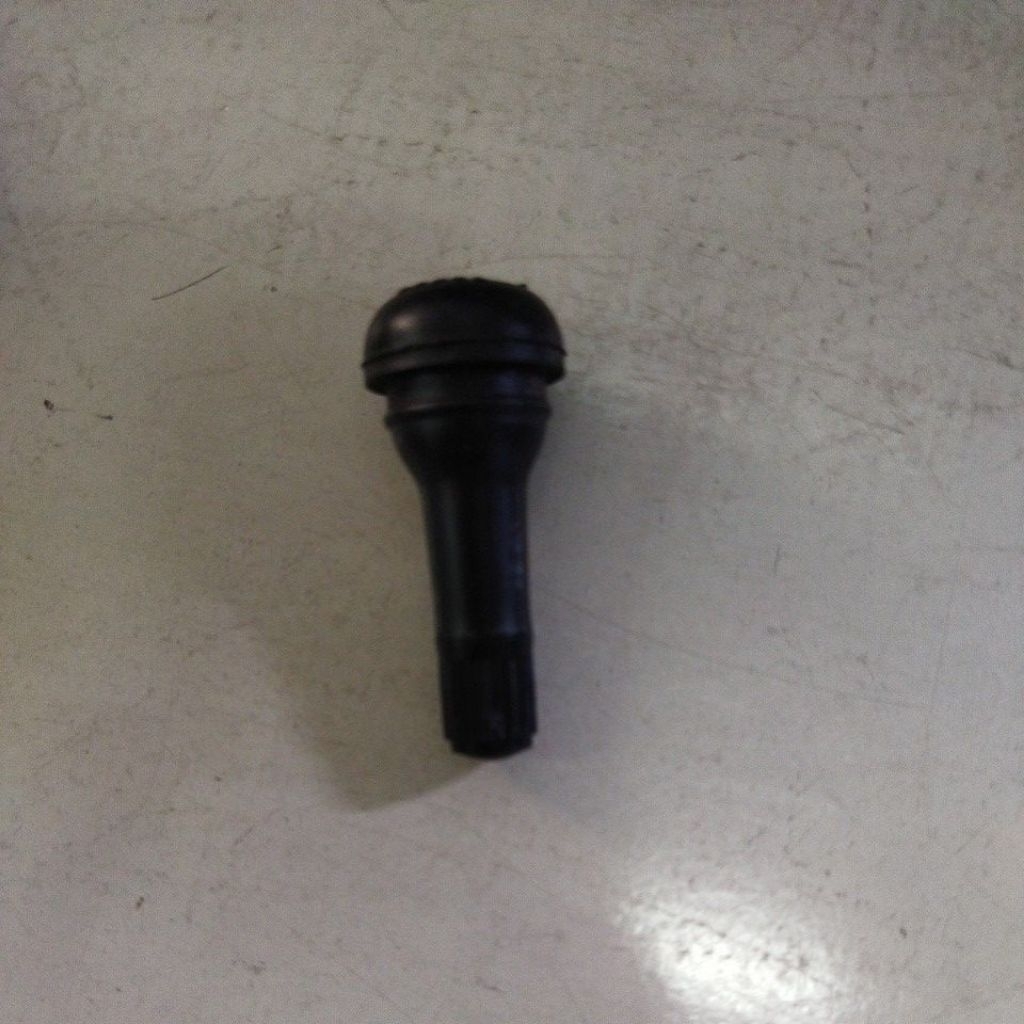 pentil ban motor tubless