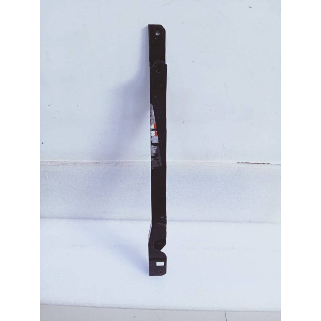 Tiang lock kap mesin Toyota Avanza-Xenia dan Veloz th 2015-2020..