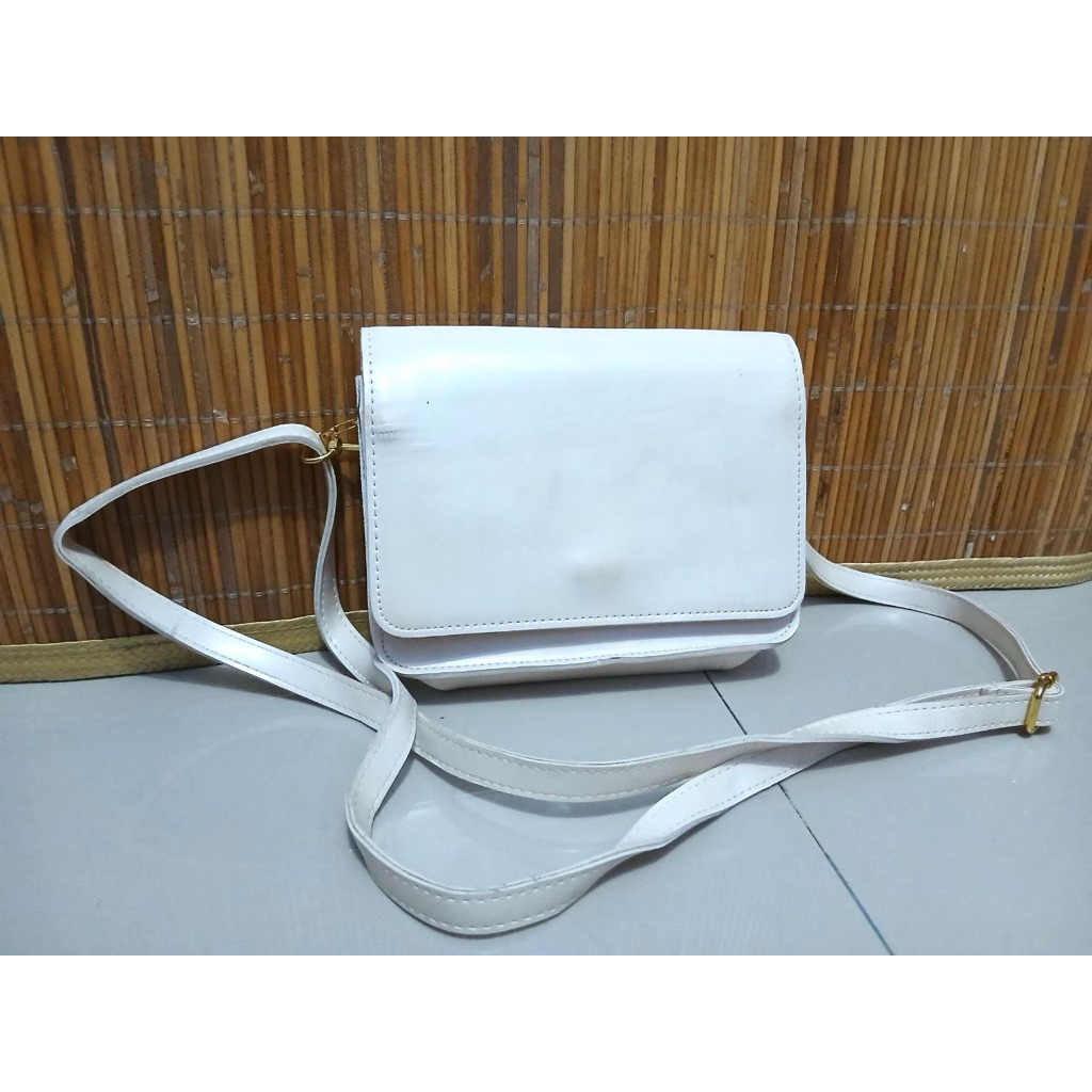 preloved tas slingbag cewek warna putih