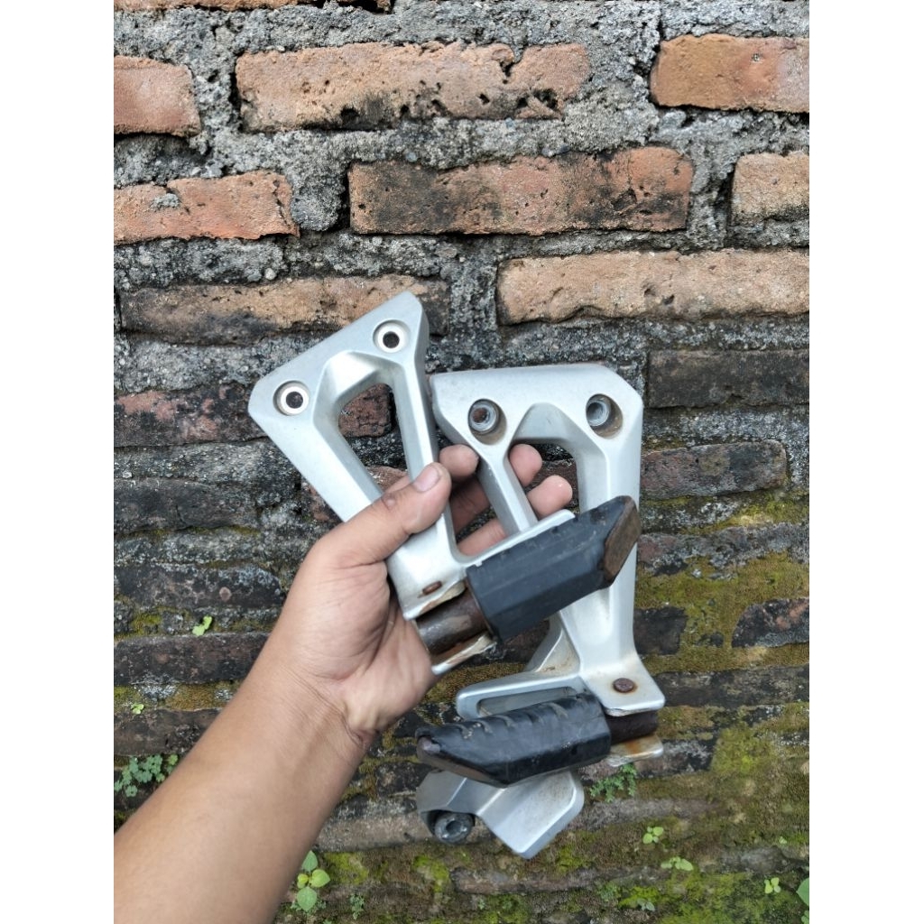 postep belakang absolute Revo ori copotan