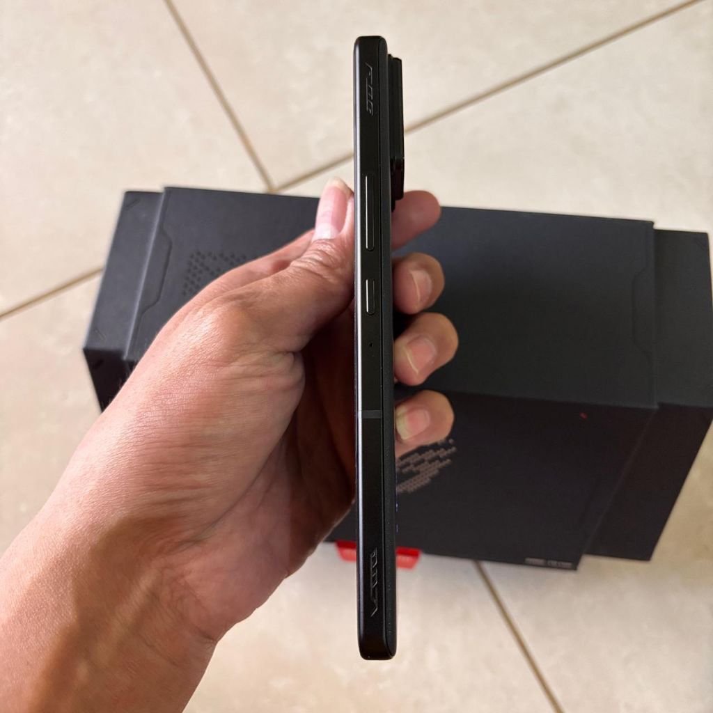 Asus ROG Phone 8 Pro 16/512Gb bekas